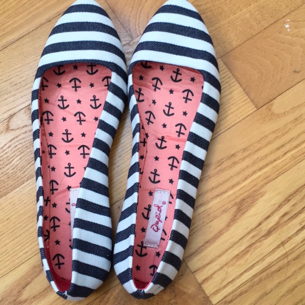 Qupid Stripe Flat Shoes, Size 6 1/2. Perfect Condition